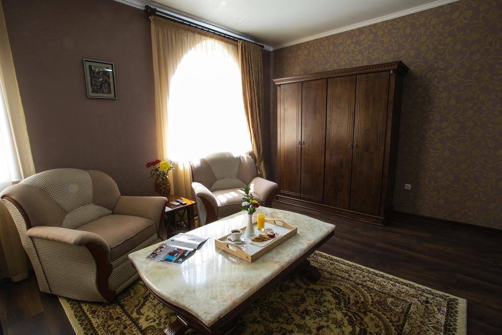 Shah Palace Hotel Bischkek Zimmer foto