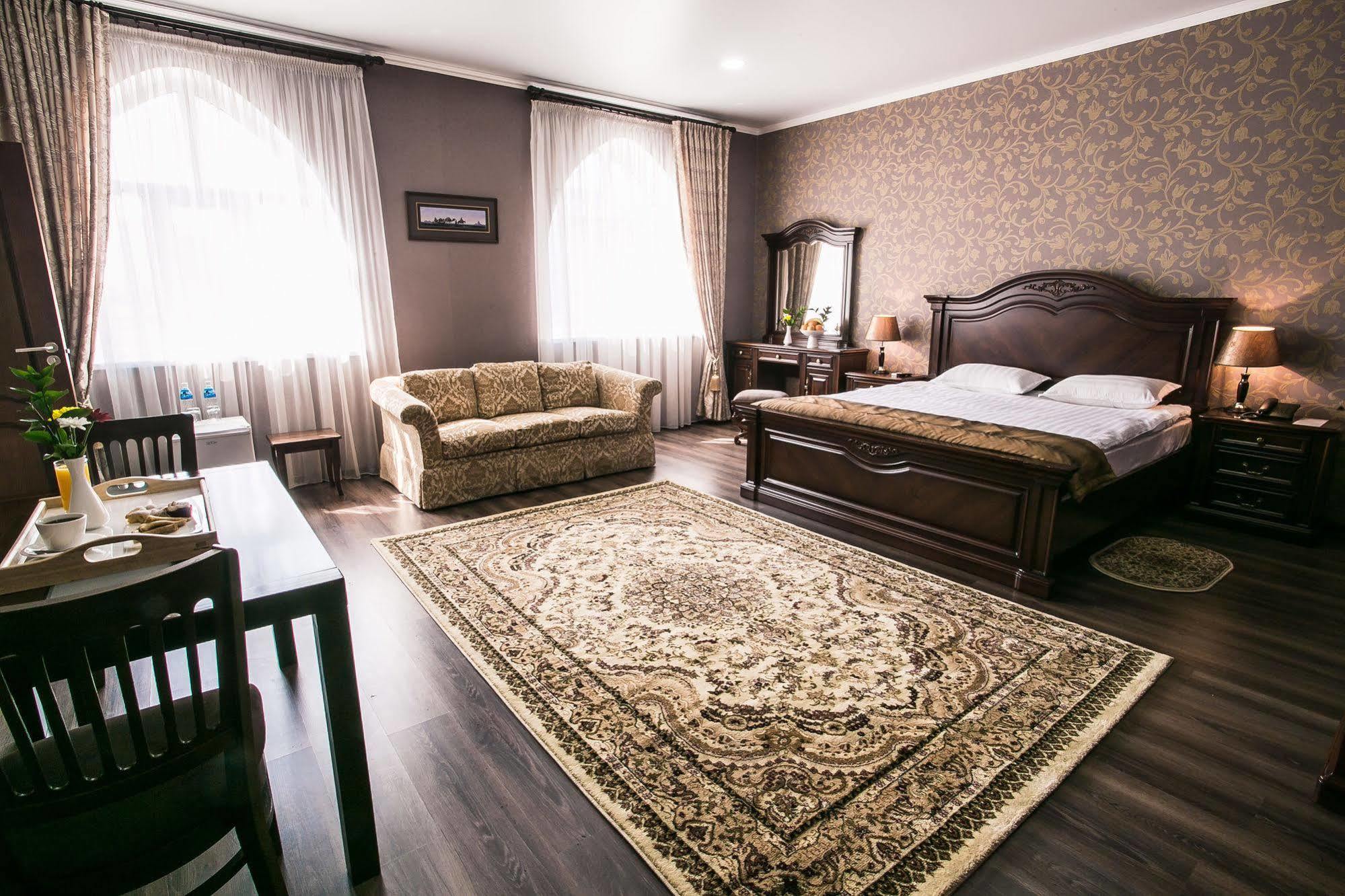 Shah Palace Hotel Bischkek Exterior foto